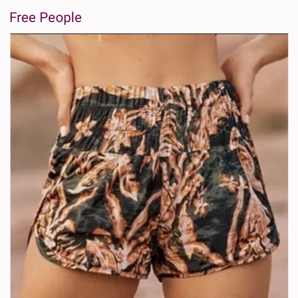 Free People Women's Athletic Shorts - Black and Brown Floral